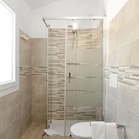 Sardegna E - New ゲストハウス 3*